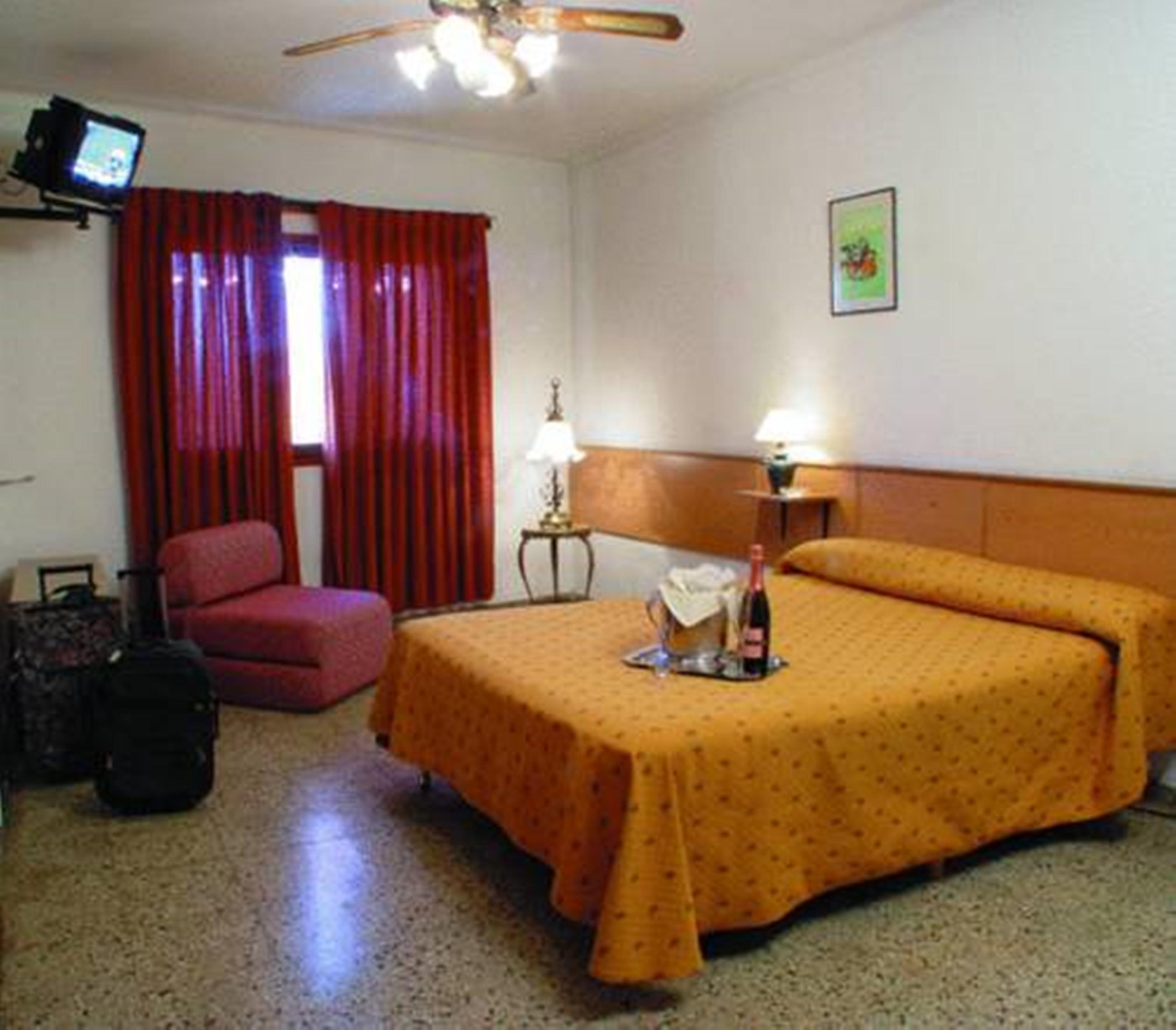 Hotel America Mendoza Exteriör bild